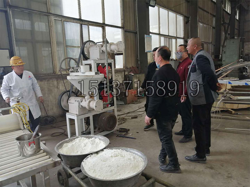 140型米線機試機中